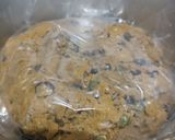 Foto langkah ke 4 dari resep Choco Trail Mix Cookies.
