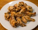 A picture of step 4 of Japanese yakitori-style seasoned chicken wings.