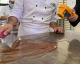 Foto del paso 3 de la receta: Bombones de chocolate rellenos mazapán