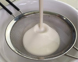 A picture of step 1 of Raspberry Mochi.