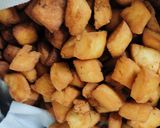 खुसखुशीत गोड शंकरपाळी (shankarpali recipe in marathi) रेसिपी स्टेप 6 फोटो 
