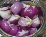 A picture of step 1 of Onion stew.