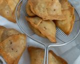 A picture of step 12 of Aloo Samosa.