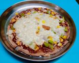 चीज कॉर्न पिझ्झा (cheese corn pizza recipe in marathi) रेसिपी स्टेप 4 फोटो