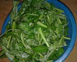 Foto langkah ke 2 dari resep Tumis Kangkung Kecambah Simple.