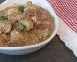 A picture of step 4 of Dahi chicken.