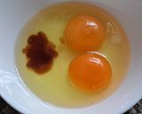 A picture of step 1 of Thai Omelet with Chili Fish Sauce.
