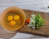 Foto langkah ke 1 dari resep Telur Dadar Pedas.