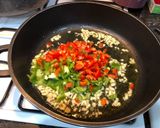 Foto del paso 2 de la receta: Arroz con cuerpos, gambas rojas y filete de cerdo