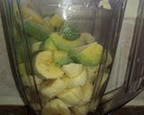 A picture of step 3 of Avocado Banana Smoothie #4WeeksChallenge.