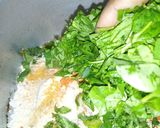 A picture of step 2 of Methi paratha.