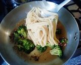 # 23 04 26 Remek kis vacsora, cukkini brokkoli spagetti parmezán combó recept fázis 4 fotója