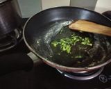 A picture of step 2 of Oats Upma.