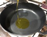 Foto del paso 2 de la receta: Arroz con cuerpos de centollo o cangrejo, cigalas, almejas y calamar