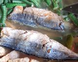 Foto langkah ke 3 dari resep Pindang deles bumbu iris.