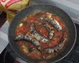 Foto langkah ke 5 dari resep Tumis ikan cabe.