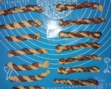 Foto langkah ke 7 dari resep Kue Tambang a.k.a Untir Untir.