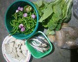 Foto langkah ke 1 dari resep Tempe + Ikan Asin Goreng Cabe Hijau.