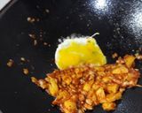 Foto langkah ke 2 dari resep Nasi Goreng Nanas Bakar.