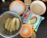 Foto langkah ke 1 dari resep Donut pisang wijen.