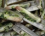 Foto del paso 6 de la receta Navajas a la plancha con ajo y perejil