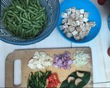 Foto langkah ke 1 dari resep Tumis kacang panjang dan tempe simpel nan endul.