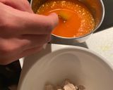 Foto del paso 2 de la receta: Lussebullar (bollo Sueco de azafrán)