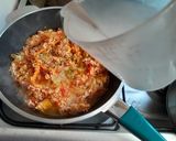 Foto del paso 2 de la receta: Arroz, zapallito, acelga morada y acelga amarilla