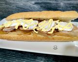 Foto del paso 4 de la receta: Bocadillo de solomillo y queso de cabra con cebolla caramelizada y salsa miel-mostaza