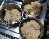 तिरंगी कोकोनट बर्फि (tiranga coconut barfi recipe in marathi) रेसिपी स्टेप 2 फोटो 