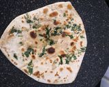 गार्लिक पराठा आणि पालक पनीर (garlic paratha ani palak paneer recipe in marathi) रेसिपी स्टेप 4 फोटो 