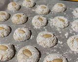 Foto del passaggio 3 della ricetta Biscotti con farina di mandorle e limone