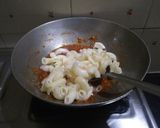 A picture of step 6 of Layered pasta rice.