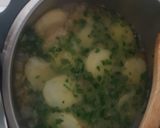 Foto del paso 3 de la receta: Merluza con patatas en salsa verde