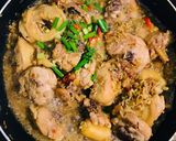Hình bước làm 5 của món Gà xào xả ớt !!