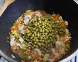 Foto del paso 3 de la receta: Arroz con pollo y azafrán