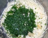 Zöldfűszeres-fokhagymás fűszervaj recept fázis 2 fotója