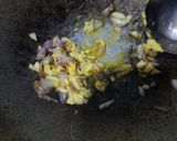 Foto langkah ke 4 dari resep Tumis Kentang Ayam (isian arem arem).