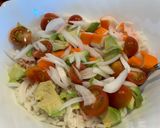 Foto del paso 2 de la receta Ensalada de arroz con aguacate atún y surimi