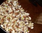 ડ્રાયફ્રૂટ ચિક્કી (Dryfruit Chikki Recipe in Gujarati) રેસીપી સ્ટેપ3ફોટો
