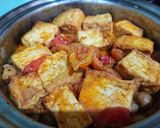 Hình bước làm 3 của món Đậu hũ kho chao/cà chua