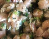 Foto del paso 3 de la receta: Pollo con crema y vino blanco + papas fritas (2x1)