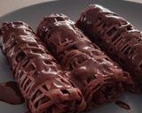 A picture of step 3 of Chocolate Net Crepes.