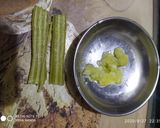 A picture of step 5 of Drumstick(sahjan) leaves paratha with drumstick chutney.