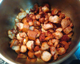 Foto del paso 5 de la receta: Migas de pan Payés, con panceta y chistorra