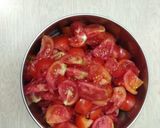 A picture of step 1 of Tomato dry curry.