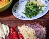Foto langkah ke 1 dari resep Udang Asam Manis.