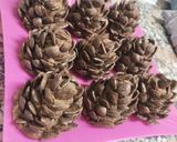 Foto del paso 5 de la receta: Piñas Comestibles para las Fiestas ❤️