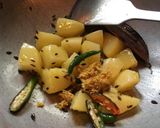 A picture of step 3 of Raw Jackfruit Curry.