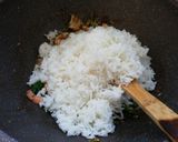 Gambar langkah 5 resipi Nasi Goreng Ulam.